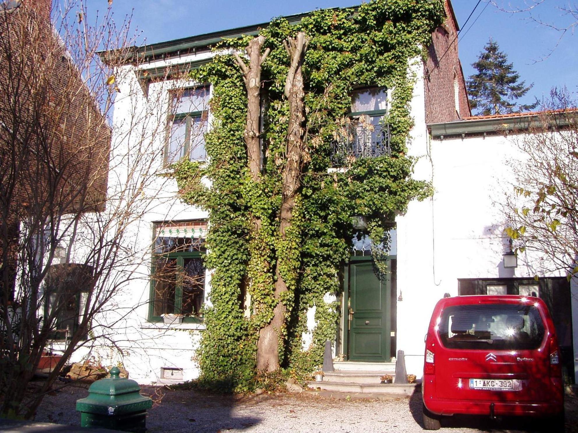B&B Le Bonimenteur Шарлероа Екстериор снимка